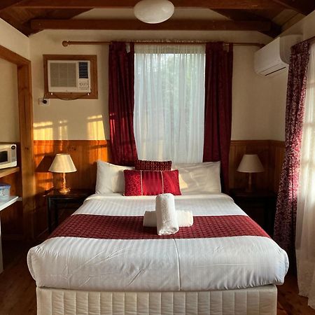 هيلسفيل Sanctuary House Resort Motel المظهر الخارجي الصورة