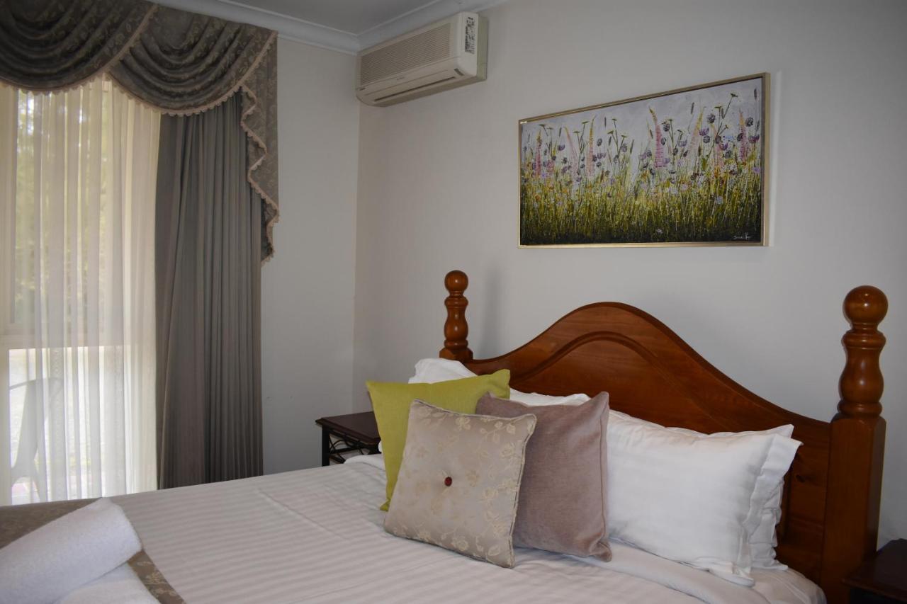 هيلسفيل Sanctuary House Resort Motel المظهر الخارجي الصورة