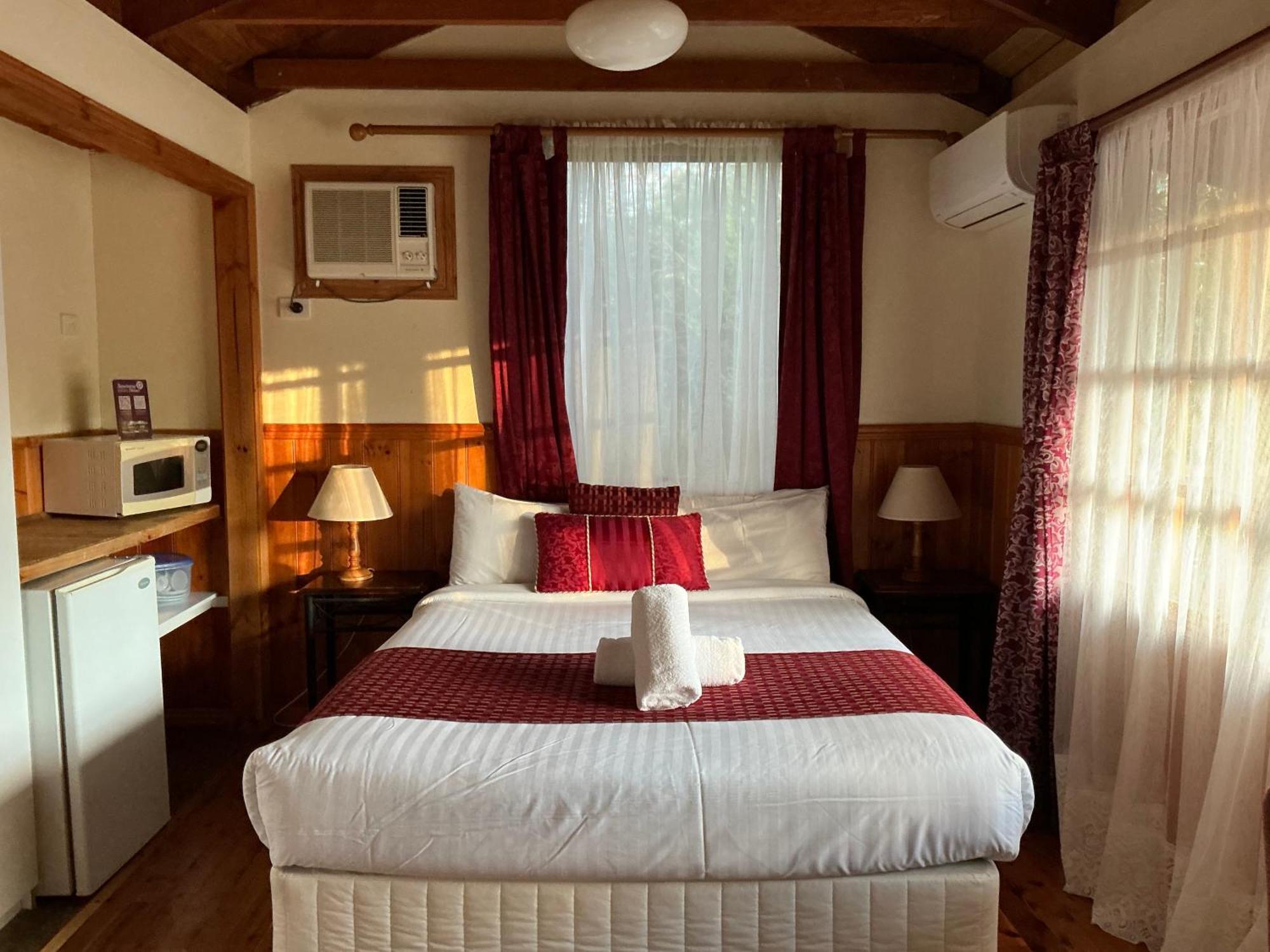 هيلسفيل Sanctuary House Resort Motel المظهر الخارجي الصورة