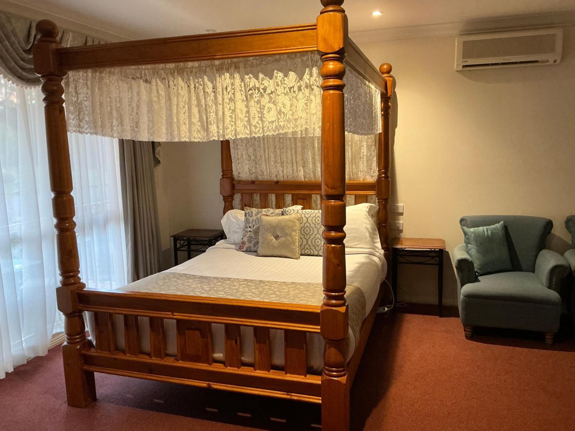 هيلسفيل Sanctuary House Resort Motel المظهر الخارجي الصورة